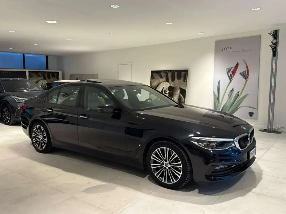Usata BMW 530e Luxury Line 184 CV (135 kW) 2017 Nero Berlina