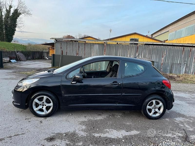 Usata Peugeot 207 70 CV (51 kW) 2008 Nero Berlina