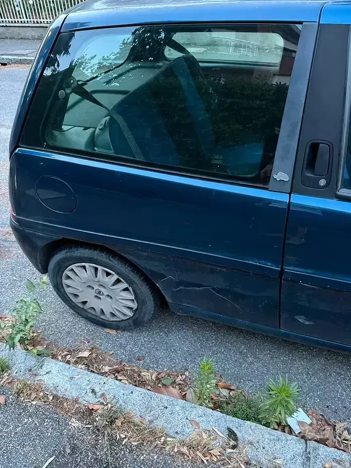 Usata Lancia Ypsilon 60 CV (44 kW) 2003 Bluazzurro Utilitaria