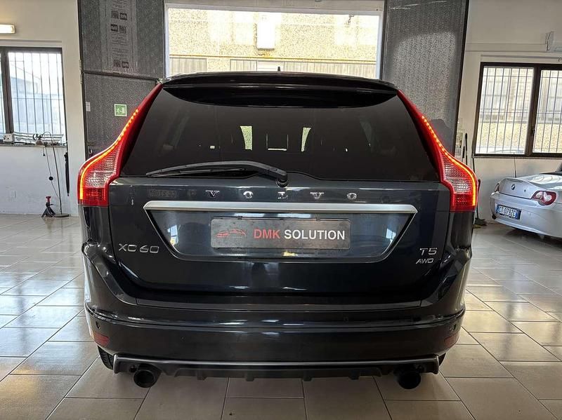 Usata Volvo XC60 R-Design 254 CV (186 kW) 2015 Grigio SUV