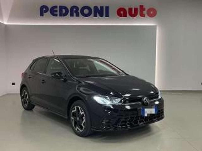 Nero Nuova 2025 VW Polo R-line Berlina | 24.700 € (Cara) - Immagine 1/4