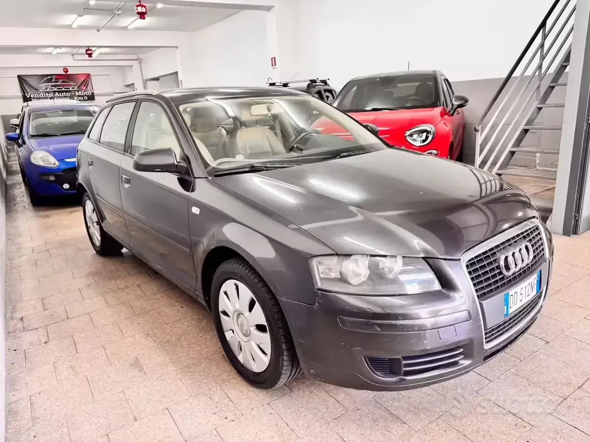 Usata Audi A3 Ambition 140 CV (102 kW) 2006 Bluazzurro Utilitaria