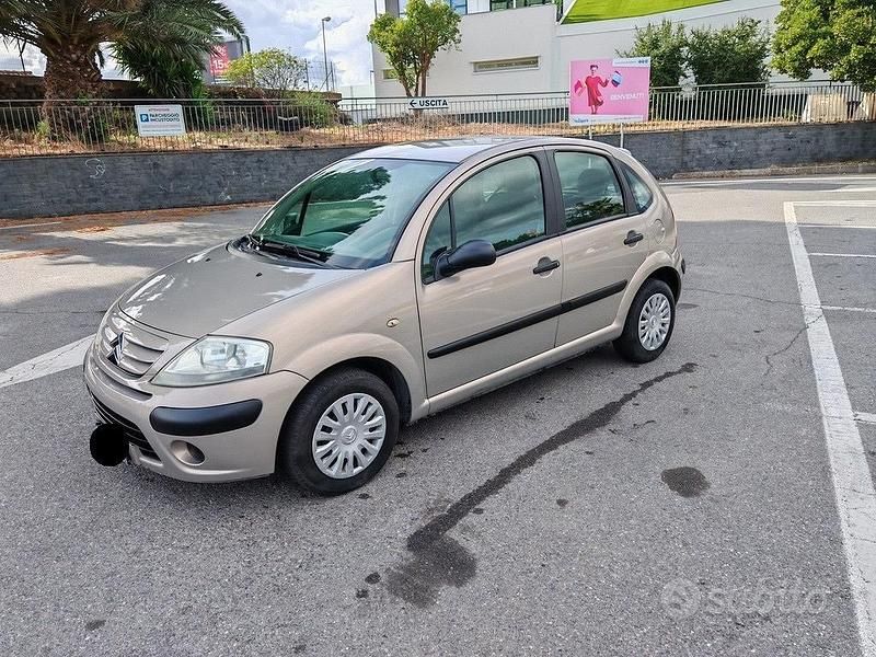 Viola Usata 2007 Citroën C3 Tre volumi | 2950 € (Buon prezzo) - Immagine 1/4