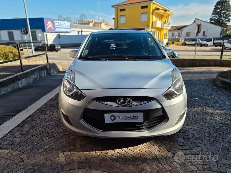Usata Hyundai ix20 Style 90 CV (66 kW) 2011 Grigio Utilitaria