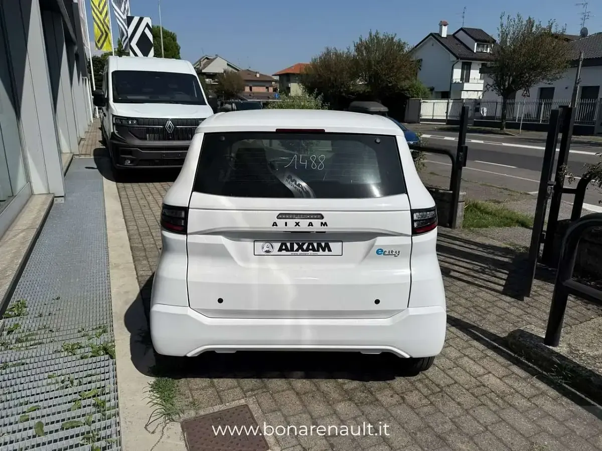 Nuova Aixam City Pack 2026 Bianco Berlina