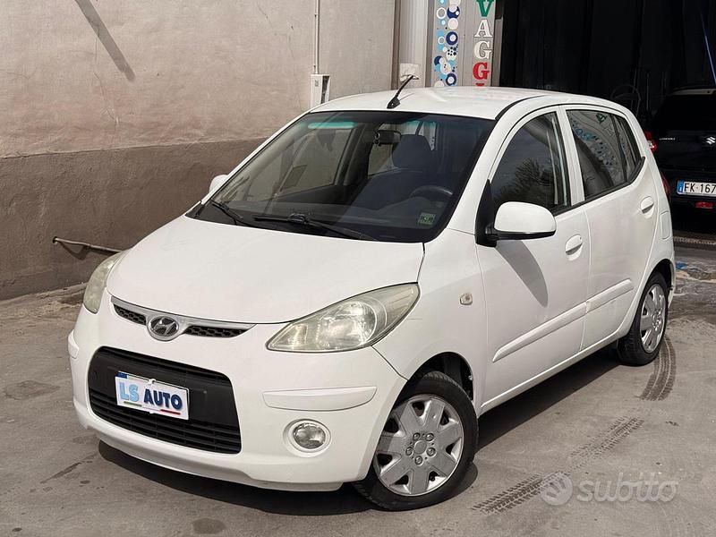 Usata Hyundai i10 Edition 69 CV (50 kW) 2013 Bianco Utilitaria