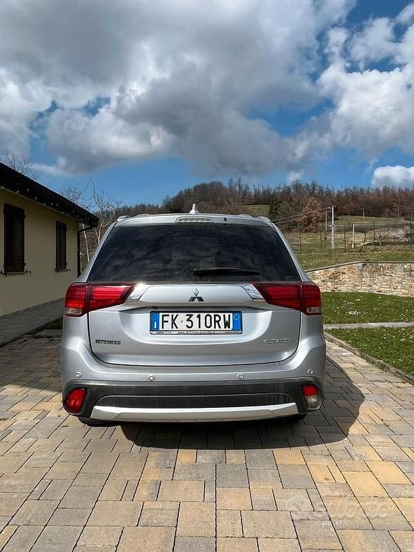 Usata Mitsubishi Outlander 2017 Grigio SUV