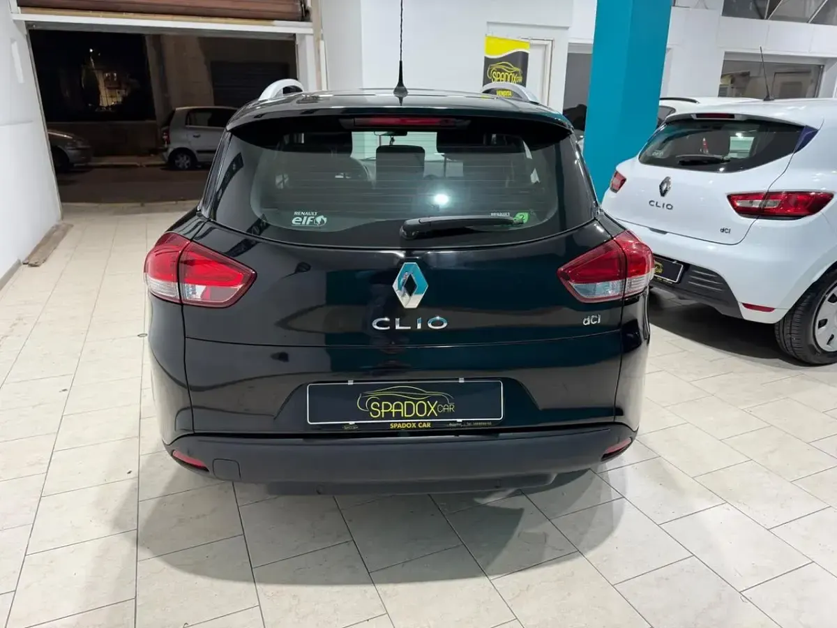 Usata Renault Clio 74 CV (54 kW) 2017 Nero Station wagon