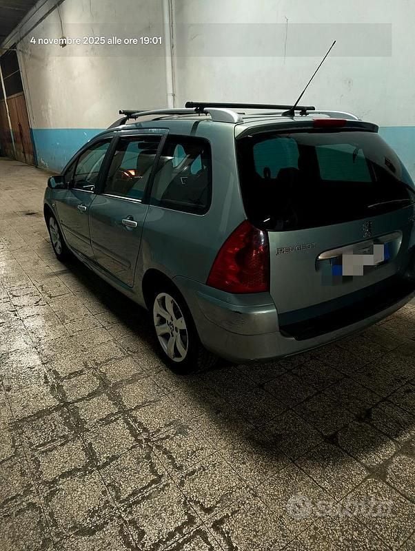 Usata Peugeot 307 90 CV (66 kW) 2005 Verde Station wagon