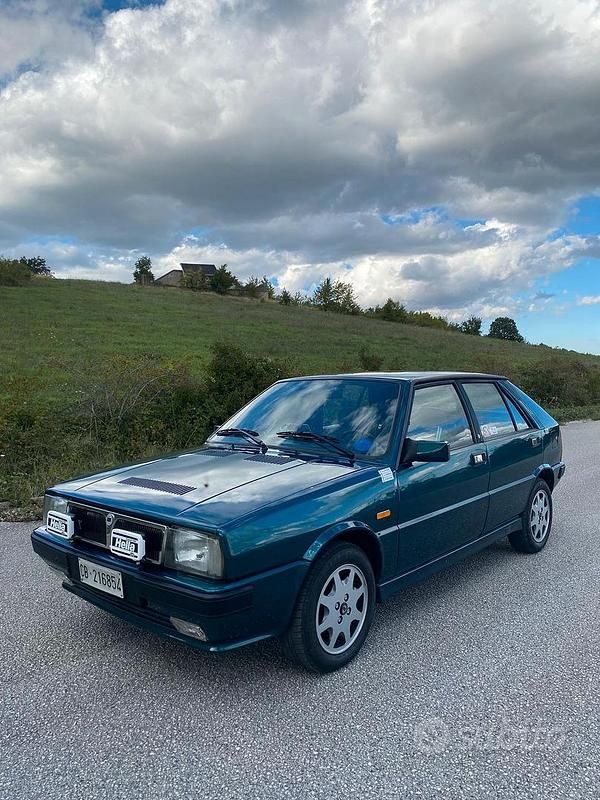 Usata Lancia Delta 80 CV (58 kW) 1991 Verde Utilitaria