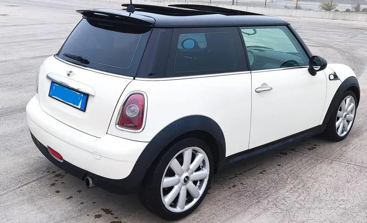 Usata Mini Cooper D 109 CV (80 kW) 2008 Utilitaria