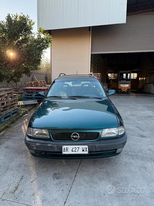 Usata Opel Astra 1996 Verde Station wagon
