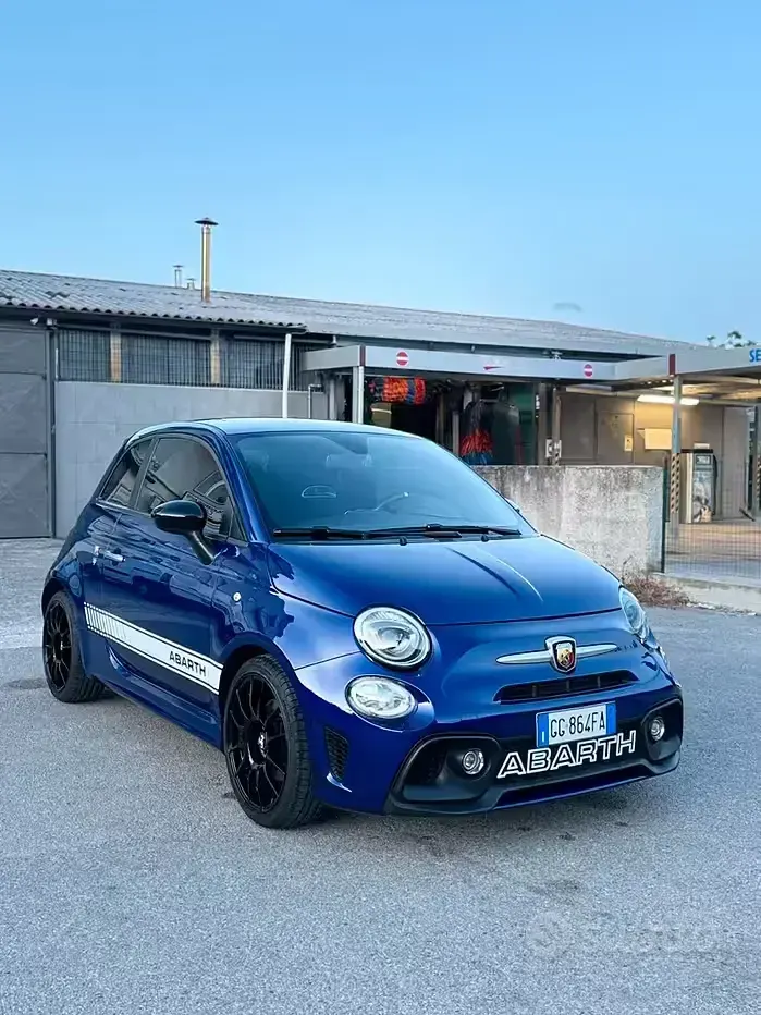 Usata Abarth 500 140 CV (102 kW) 2021 Bluazzurro Berlina