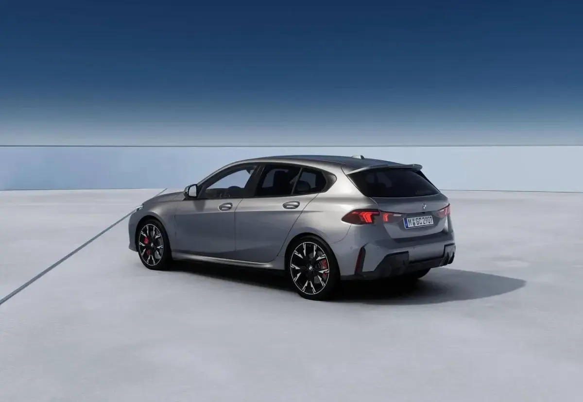 Nuova BMW 120 M Sport 163 CV (119 kW) 2026 Grigio Utilitaria