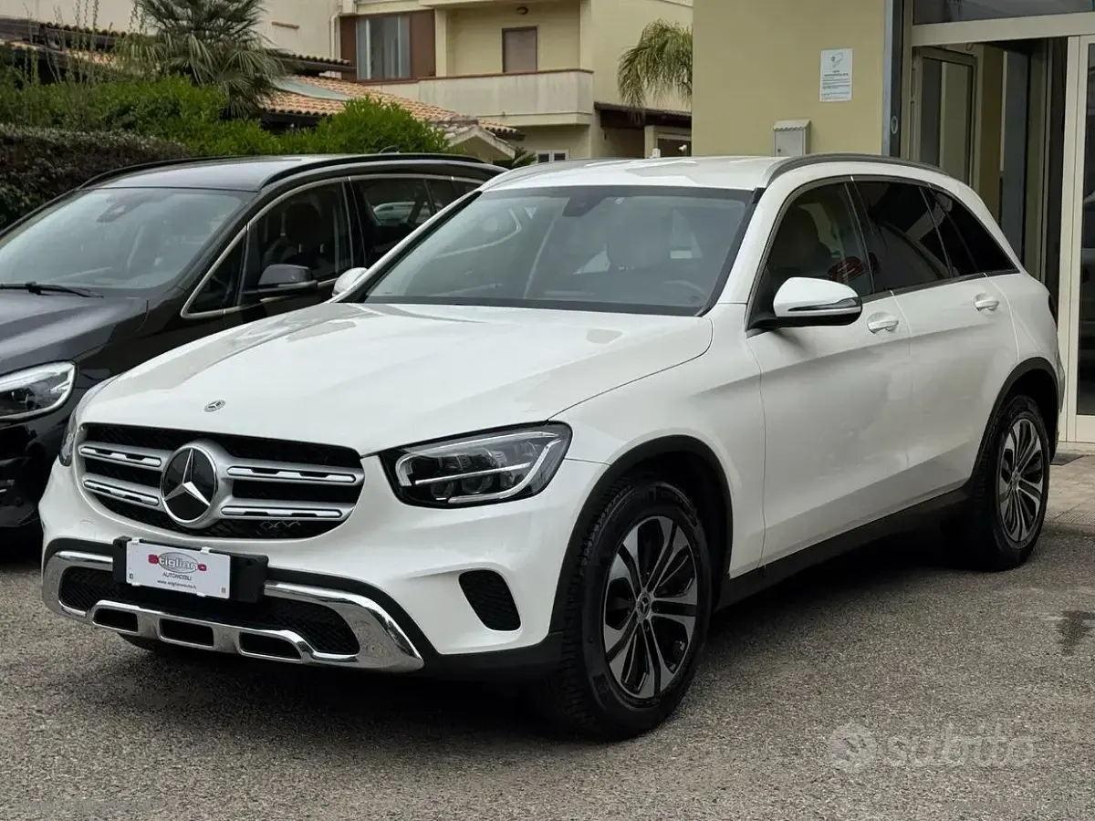 Usata Mercedes GLC200 Executive 163 CV (119 kW) 2021 Bianco SUV