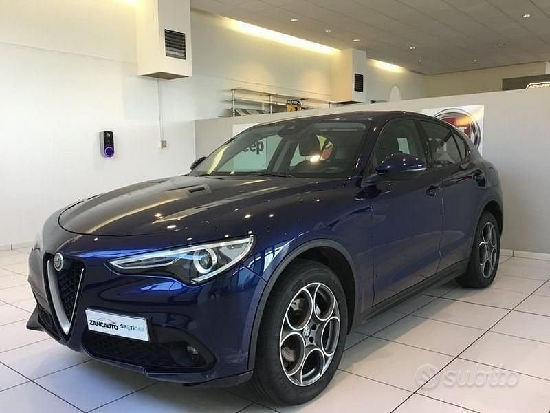 Usata Alfa Romeo Stelvio Business 210 CV (154 kW) 2017 Blu SUV