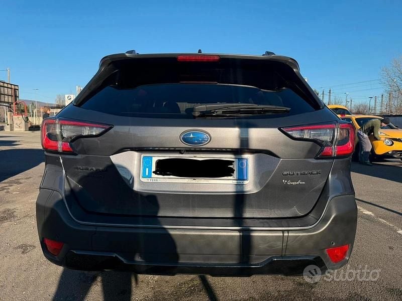 Usata Subaru Outback 2022 Grigio Station wagon