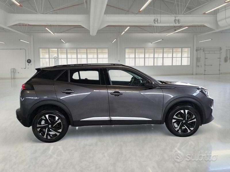 Usata Peugeot 2008 Allure 130 CV (95 kW) 2022 Grigio SUV