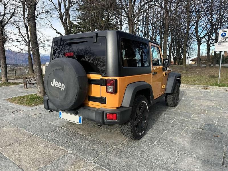 Usata Jeep Wrangler Sport 200 CV (147 kW) 2013 Arancione SUV