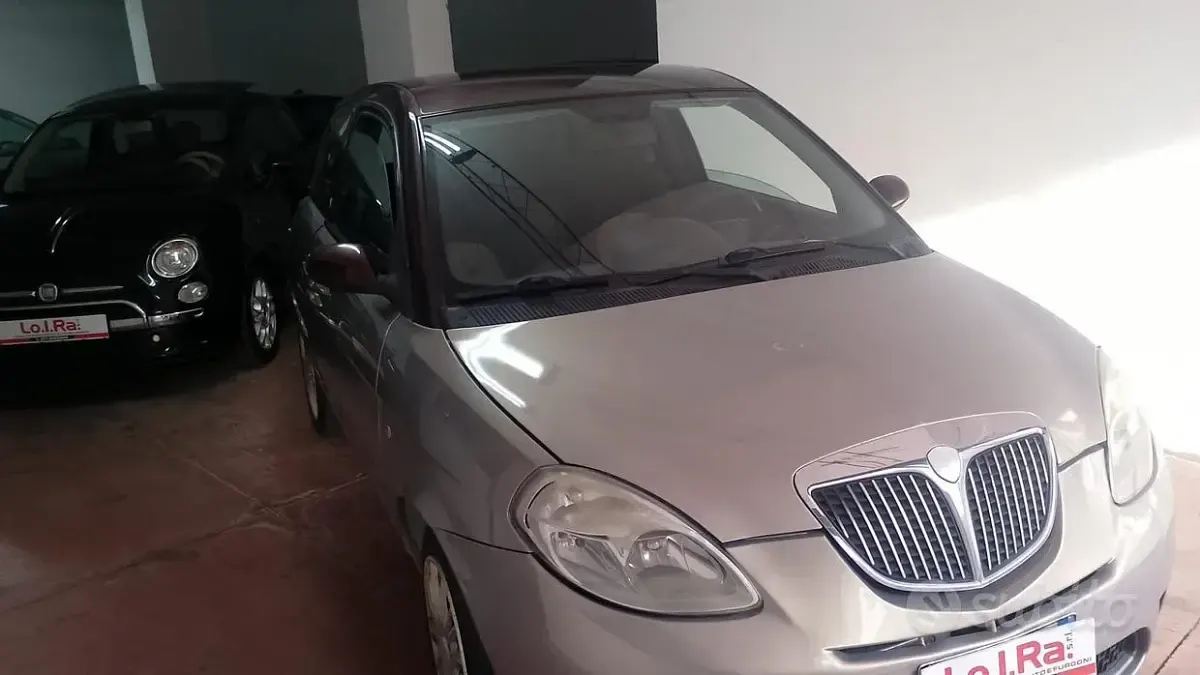 Begagnad Lancia Ypsilon 60 HK (44 kW) 2008 Brun Halvkombi