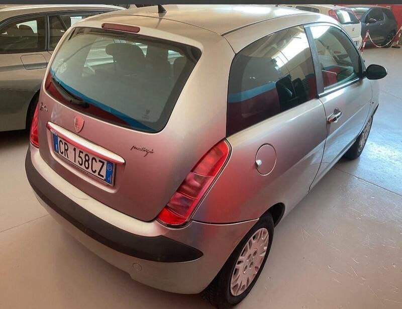 Usata Lancia Ypsilon 69 CV (50 kW) 2005 Grigio Utilitaria