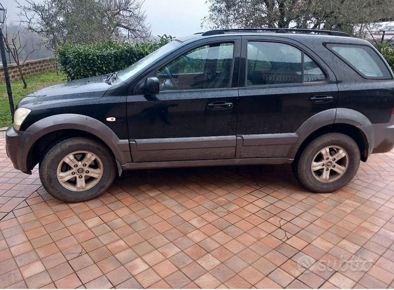 Usata Kia Sorento EX 140 CV (102 kW) 2002 Nero SUV