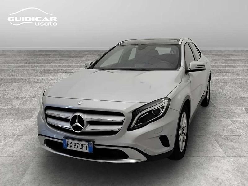 Grigio Usata 2014 Mercedes GLA200 SUV | 14.800 € (Buon prezzo) - Immagine 1/4