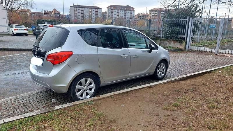 Usata Opel Meriva S 101 CV (74 kW) 2012 Argento Monovolume