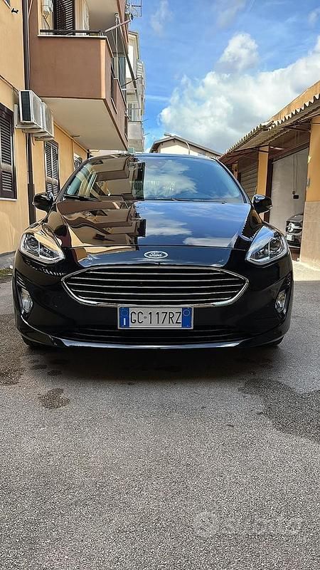 Nero Usata 2020 Ford Fiesta Due volumi | 12.000 € (Buon prezzo) - Immagine 1/3