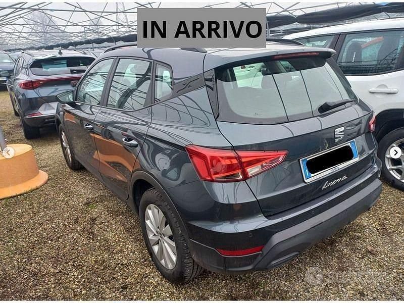 Usata Seat Arona Style 95 CV (69 kW) 2023 Grigio SUV