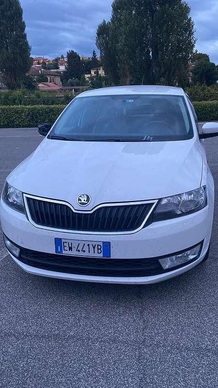 Usata Skoda Rapid Elegance 75 CV (55 kW) 2014 Bianco Utilitaria