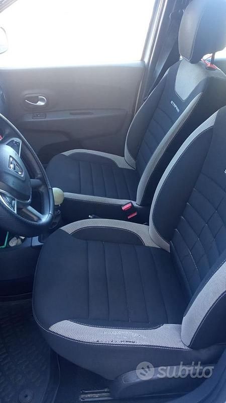 Usata Dacia Lodgy Stepway 95 CV (69 kW) 2022 Bianco Monovolume