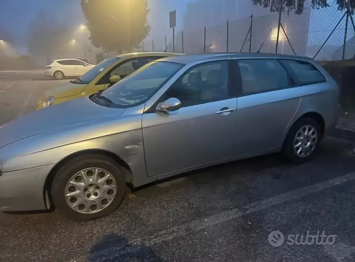 Usata Alfa Romeo 156 150 CV (110 kW) 2005 Grigio Station wagon
