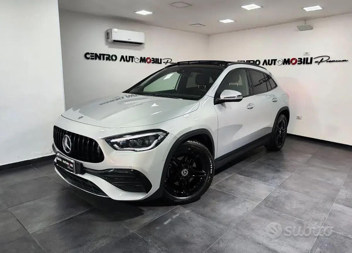 Usata Mercedes GLA200 Premium 150 CV (110 kW) 2023 Grigio SUV