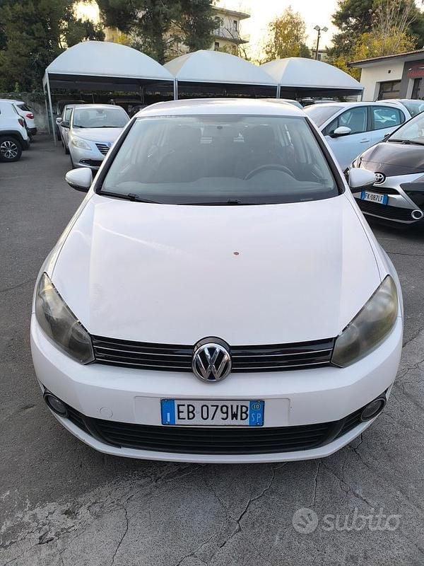 Bianco Usata 2010 VW Golf VI Comfortline Utilitaria | 5400 € (Buon prezzo) - Immagine 1/4