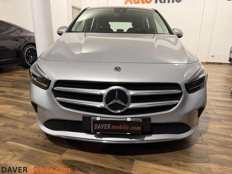 Usata Mercedes B200 150 CV (110 kW) 2022 Grigio Monovolume