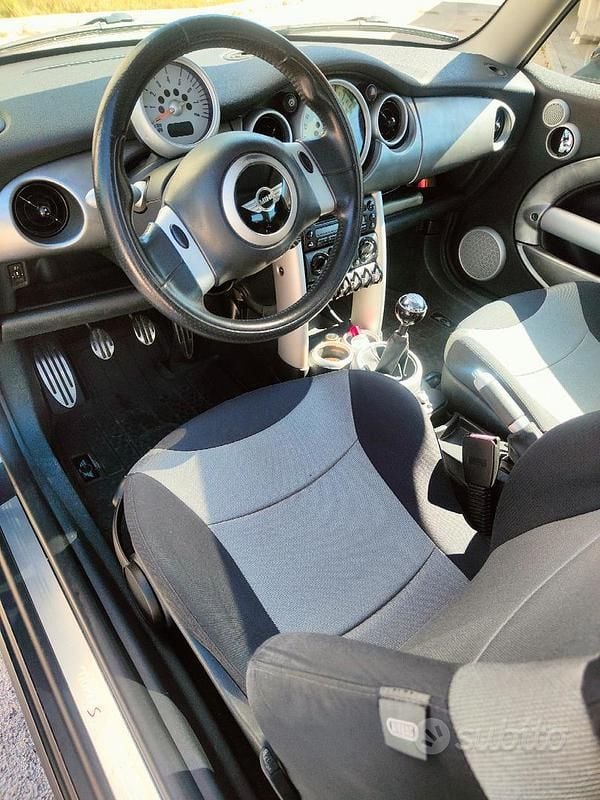 Usata Mini Cooper S 170 CV (125 kW) 2005 Grigio Utilitaria