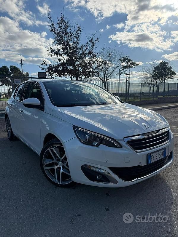 Usata Peugeot 308 GT-line 120 CV (88 kW) 2015 Berlina