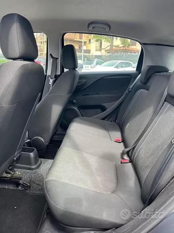 Usata Fiat Grande Punto 77 CV (56 kW) 2016 Grigio Utilitaria