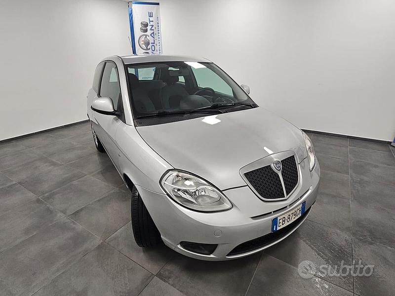 Usata Lancia Ypsilon 60 CV (44 kW) 2010 Grigio Utilitaria