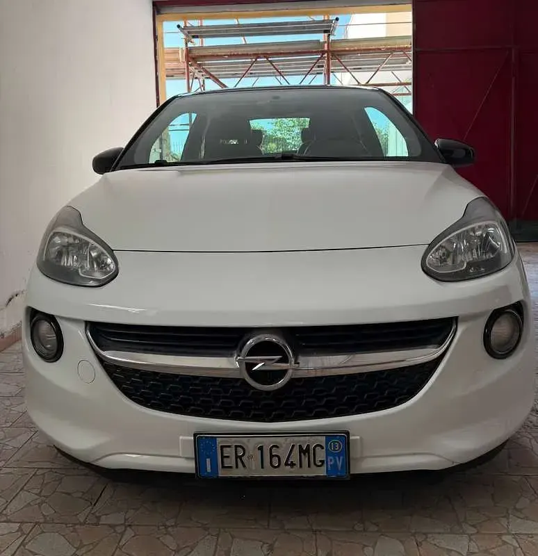 Usata Opel Adam 69 CV (50 kW) 2013 Bianco Utilitaria