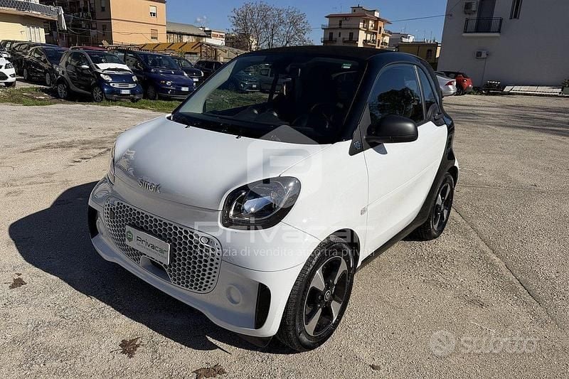 Usata Smart ForTwo Coupé Passion 41 kW (56 CV) 2022 Bianco Utilitaria