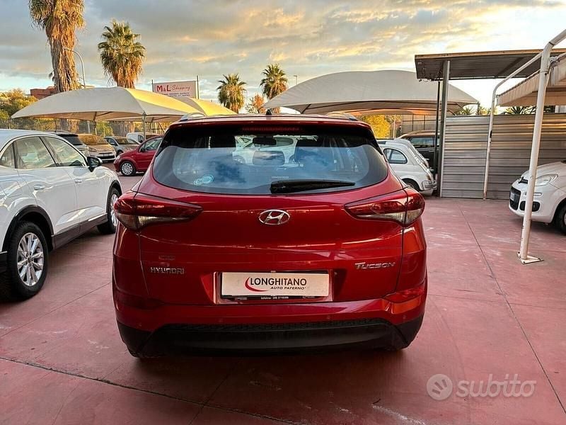 Usata Hyundai Tucson Comfort 115 CV (84 kW) 2016 Rosso SUV