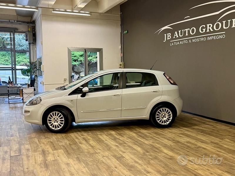 Usata Fiat Punto Lounge 75 CV (55 kW) 2014 Grigio Utilitaria