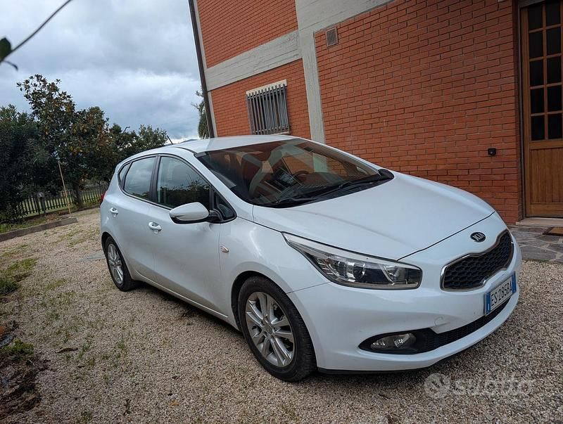 Usata Kia Ceed 90 CV (66 kW) 2013 Bianco Utilitaria