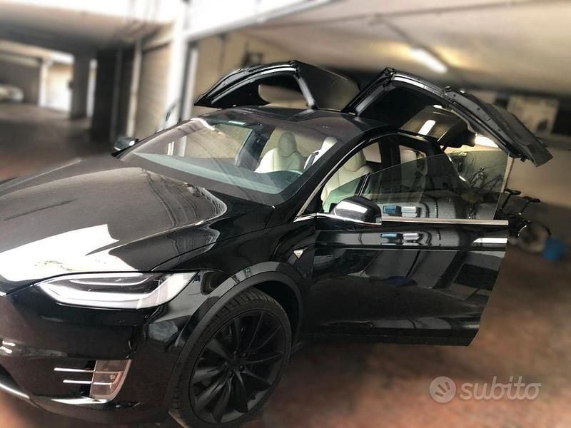 Nero Usata 2020 Tesla Model X SUV | 49.900 € (Buon prezzo) - Immagine 1/4