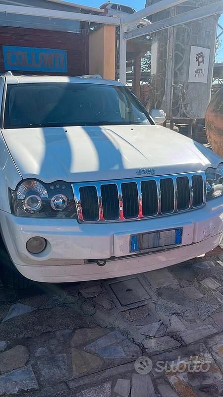 Usata Jeep Cherokee 2005 Bianco SUV