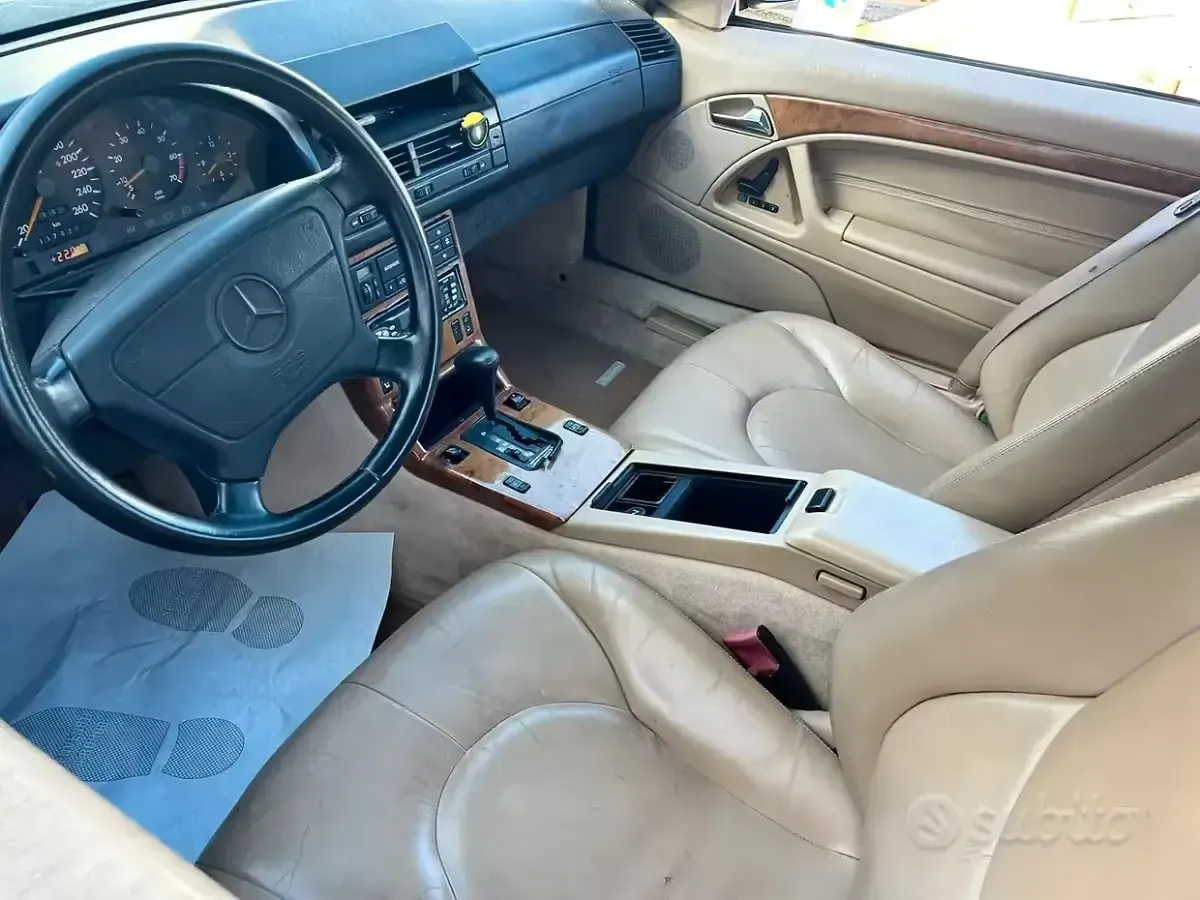 Usata Mercedes SL500 333 CV (244 kW) 1992 Nero Cabrio