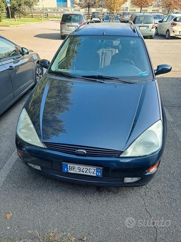 Usata Ford Focus 100 CV (73 kW) 2000 Blu Station wagon