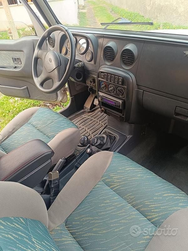 Usata Kia Retona 2000 SUV